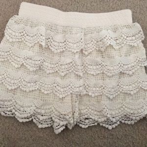 Cream lace girls shorts